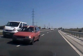 Három autóst szorított le a tahó opeles Miskolcnál