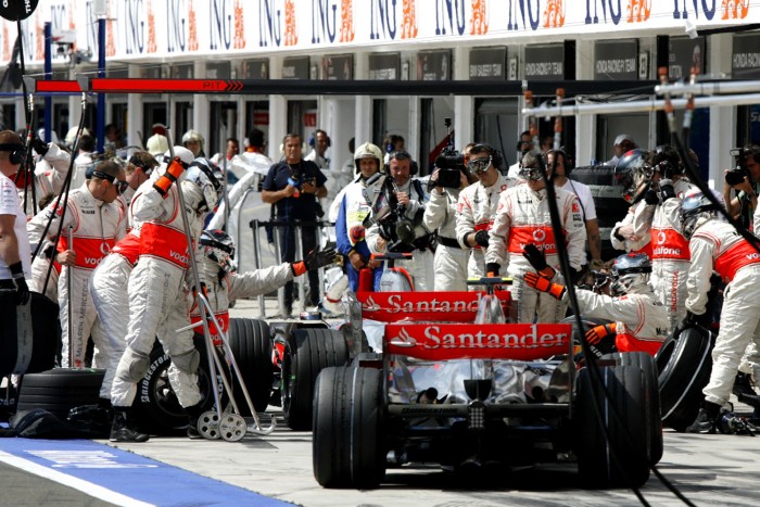 F1: A Mercedes tényleg számolhat Alonsóval? 3 | Vezess alonso_hamilton_2007