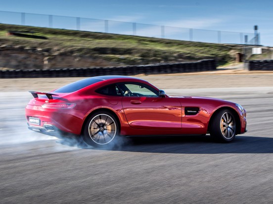 Nagyobbat ütnek, mint Van Damme 5 Puszta vezetési élmény: az AMG GT-ben minden egyes autópálya-szakasz maga a hockenheimi mennyország
