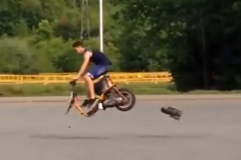 Kiesett a motor kereke, oltári zakó lett a vége