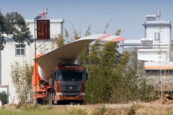 52 méteres rakomány szállítása kanyargós hegyi utakon? Nem probléma!