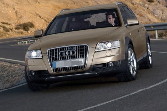 Így vitték el a rendőrök az autómat