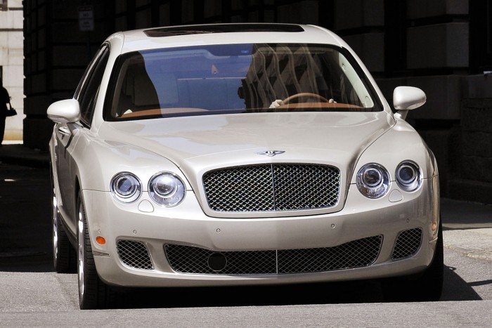 Az utasok fejére zuhanhat a napfénytető