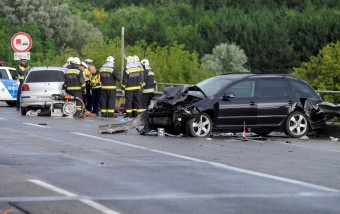 Csúnya baleset az M1-esen, hatalmas a dugó