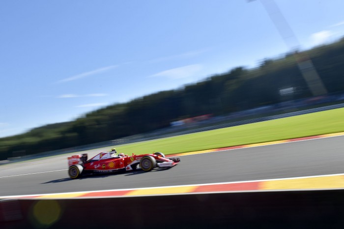 F1: Räikkönené az utolsó edzés, Verstappen bajban