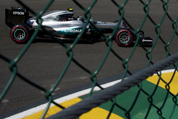 F1: Rosbergé a pole, Verstappen a nyakán