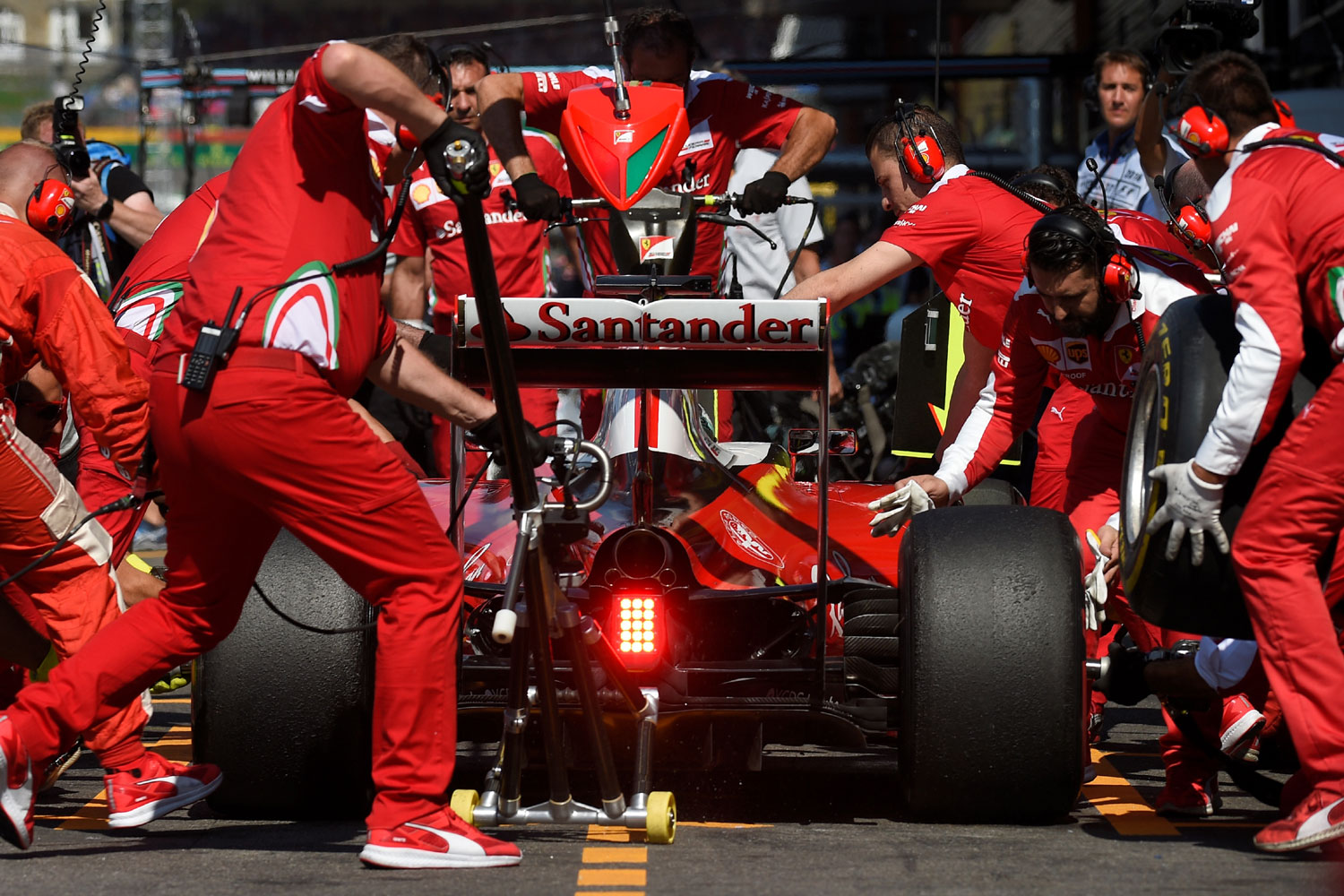 F1: Rosbergé a pole, Verstappen a nyakán 13