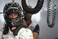 F1: Rosbergé a pole, Verstappen a nyakán 33