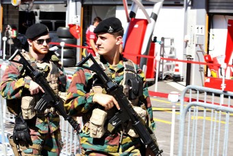 F1: Katonák lepték el a belga pályát