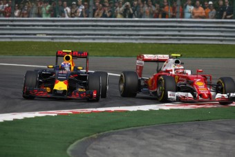 F1: A Renault motorja beérte a Ferrariét