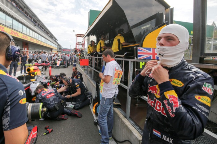 F1: A főnök is félszívvel védi Verstappent