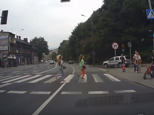 Ezt a két lányt majdnem megölte a hülyeség