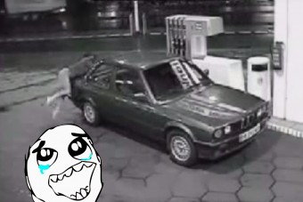 Ilyen küzdelmet soha nem láttál még benzinkúton