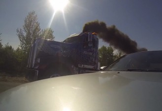 Ez a kamion tartja a lépést a legdurvább BMW-vel