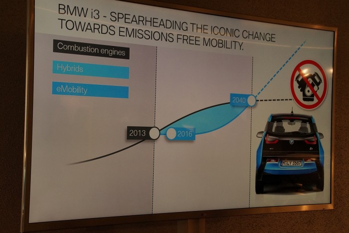A BMW szerint 2040 körül kerülnek túlsúlyba az elektromos autók, lassú, de folyamatos változásra készülhetünk
