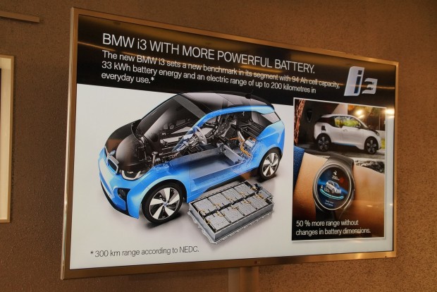 A BMW megmutatta a jövőt. Nem volt benne nagy durranás 3 Az új akku akkora, mint a régi, felárért ki is cserélhetik már meglévő autójukban a tulajok