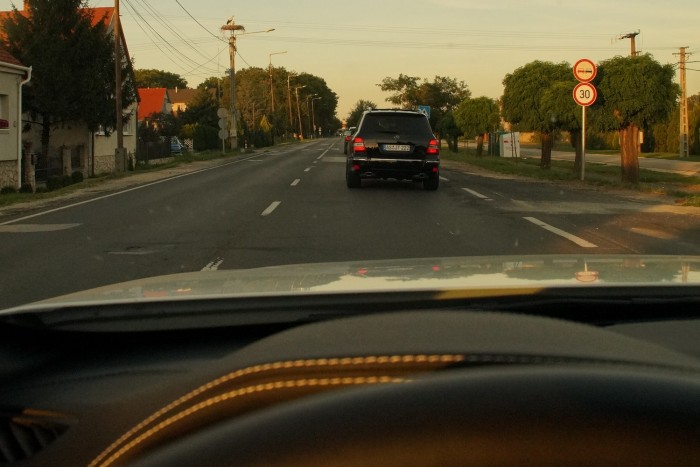 A 30-as, 40-es táblák országa vagyunk