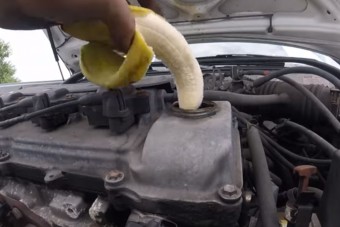 Banánnal tömték tele a Toyota motorját, az mégis vígan pörgött