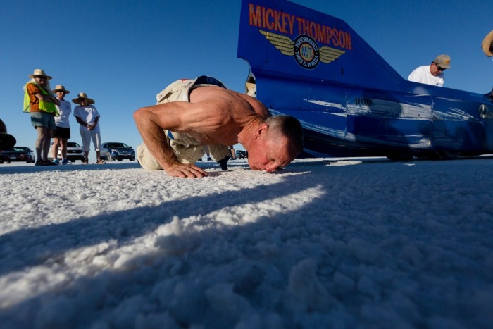 Egy rendkívüli sebességrekord tragikus története 3 | Vezess Egy zseniális fotó, ami futótűzként terjedt a Reddit oldalán, a győzelem inkább sós, mint édes pillanata.