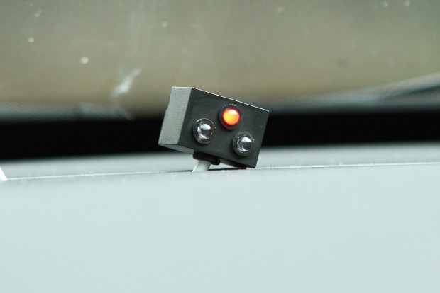 Ezzel a filléres eszközzel semlegesíthető a traffipax 5 A piros státusz LED. Ha minden rendben, csak 15 másodpercenként villan egyet