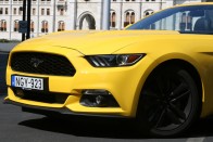 Ford Mustang, négy hengerrel: nem tragédia 34