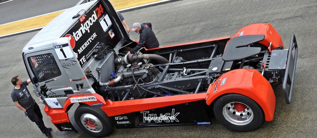 Bemutatjuk Norbi egyre harapósabb szörnyét