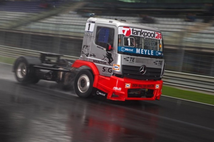 Norbi kamionja sem utolsó minőséget képvisel. 