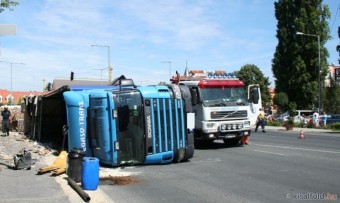Videón a mosonmagyaróvári kamionbaleset