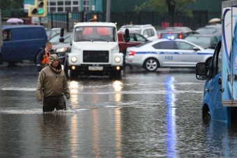 Fotókon, ahogy Moszkvát ellepte a víz