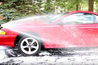 Így mosd le tökéletesen az autód