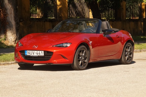 Nincs törés a legendában 1 Sem öncélú formai bohóckodás, sem idegen japánkodás nincs a negyedik generációs MX-5-ön. Ez egy igazi future classic és nem csak a vezetési élmény miatt