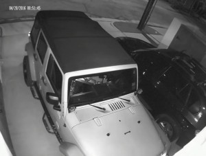 Hekkerek vitték a Jeep-eket