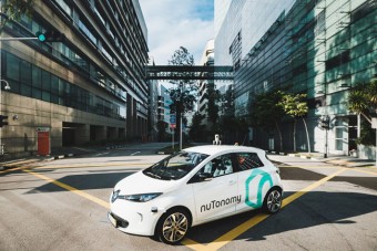 Elindultak a világ első önjáró taxijai