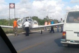 Így ütközött repülőgép és motoros