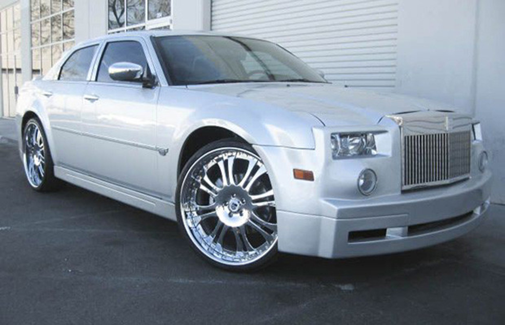 10 Rolls-Royce-koppintás, amitől kiég a szemed 3 Rolls-Royce-Chrysler-300c-2