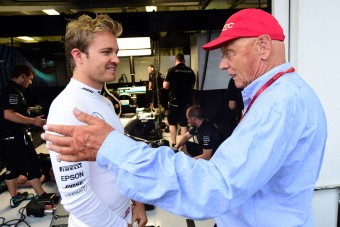 F1: Lauda elbeszélget Rosberggel