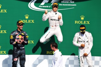 F1: Rosberg gratulált Hamiltonnak