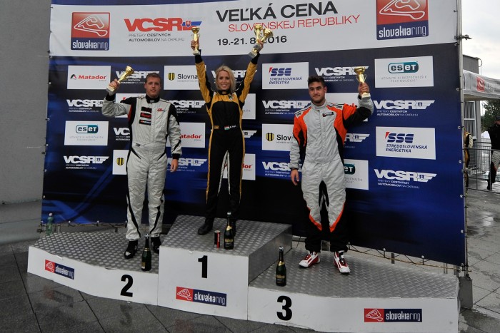 Női győztes a Suzukik versenyében 7 | Vezess speedlight_szloring_hankook_race2_39