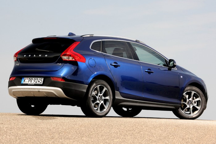 Ezek a luxusautók törnek az életedre 2 | Vezess volvo_v40_cross_country_d2_ocean_race_2