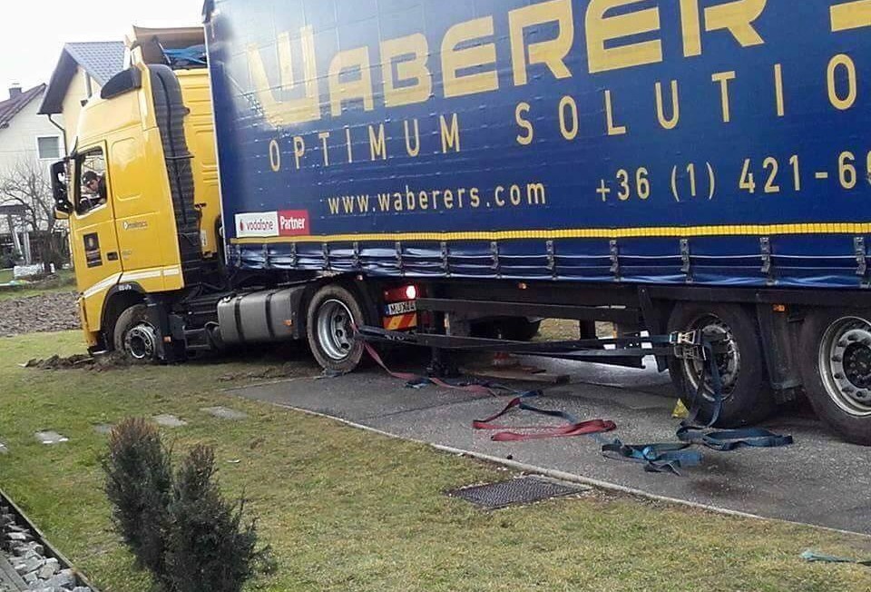 13336015_1732033480388817_3898707695948540560_n (1)