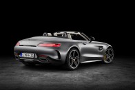 Duplázva nyit az AMG GT Roadster 26