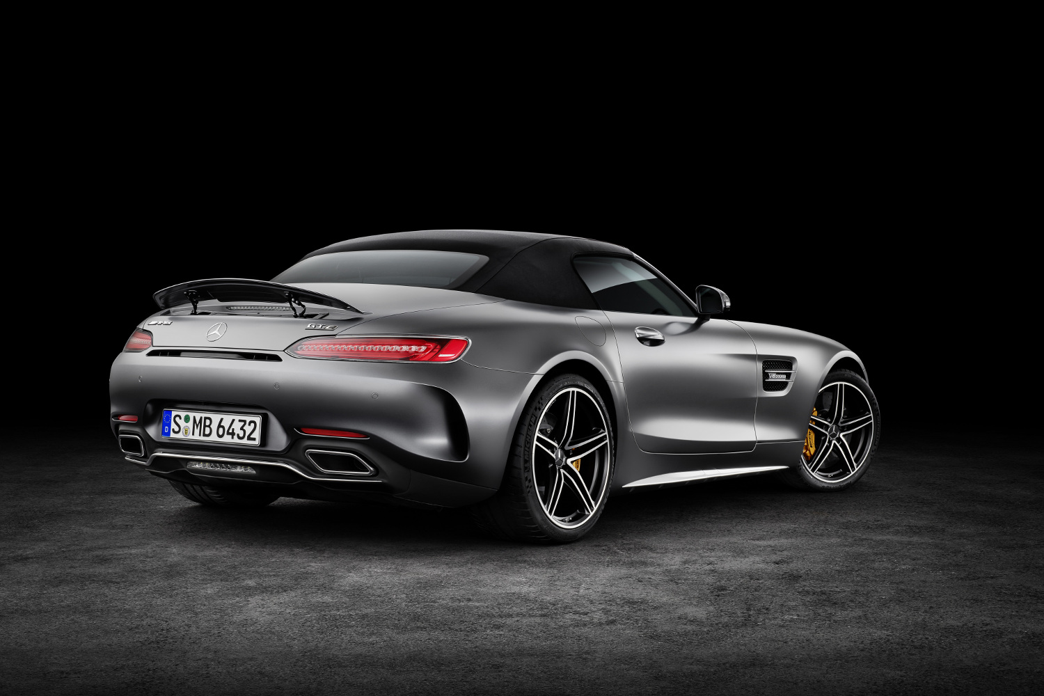 Duplázva nyit az AMG GT Roadster 7