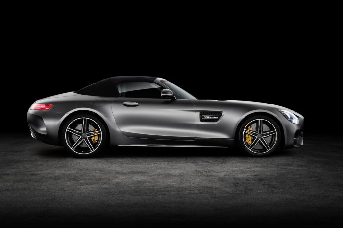 Duplázva nyit az AMG GT Roadster 41