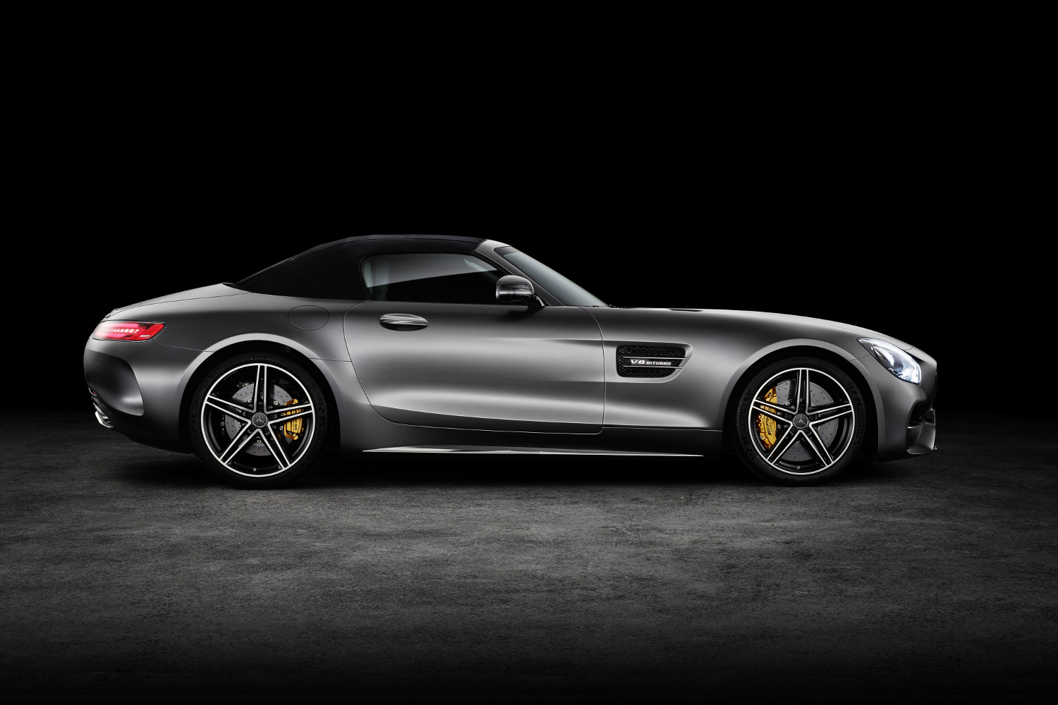 Duplázva nyit az AMG GT Roadster 5