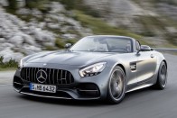 Duplázva nyit az AMG GT Roadster 30