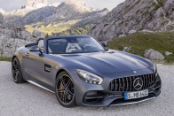 Duplázva nyit az AMG GT Roadster 38