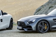 Duplázva nyit az AMG GT Roadster 24