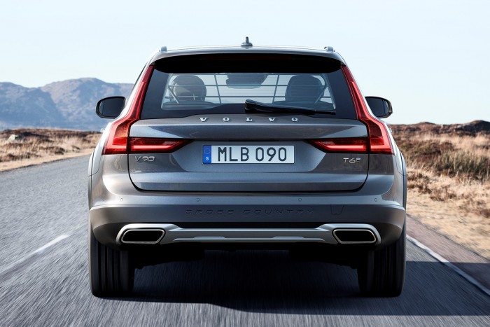New Volvo V90 Cross Country Driving