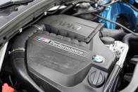 Bitang erő az értelmetlen testben: BMW X4 M40i 96