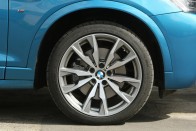 Bitang erő az értelmetlen testben: BMW X4 M40i 57